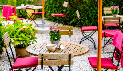 Cosy throws, blankets & wraps for al fresco living