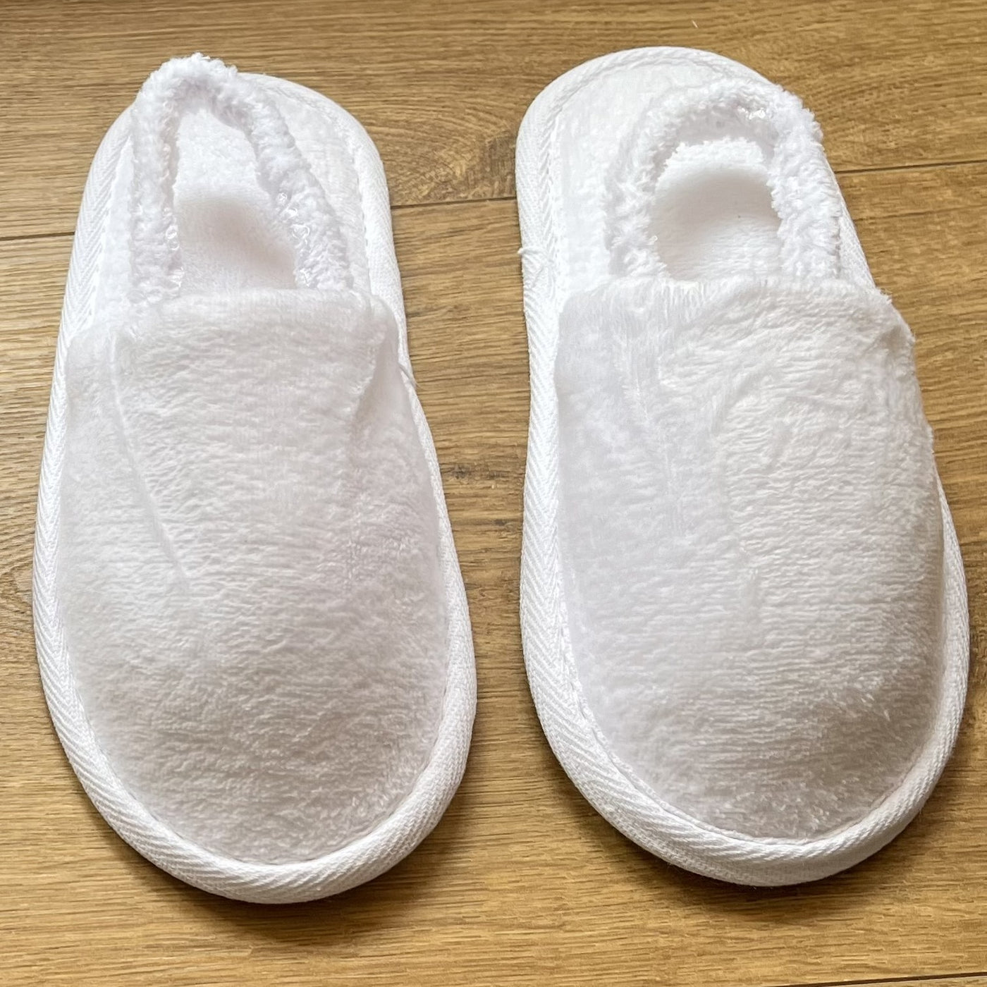 Blandford Childrens Velour White Closed Toe Slippers with Elastic Straps