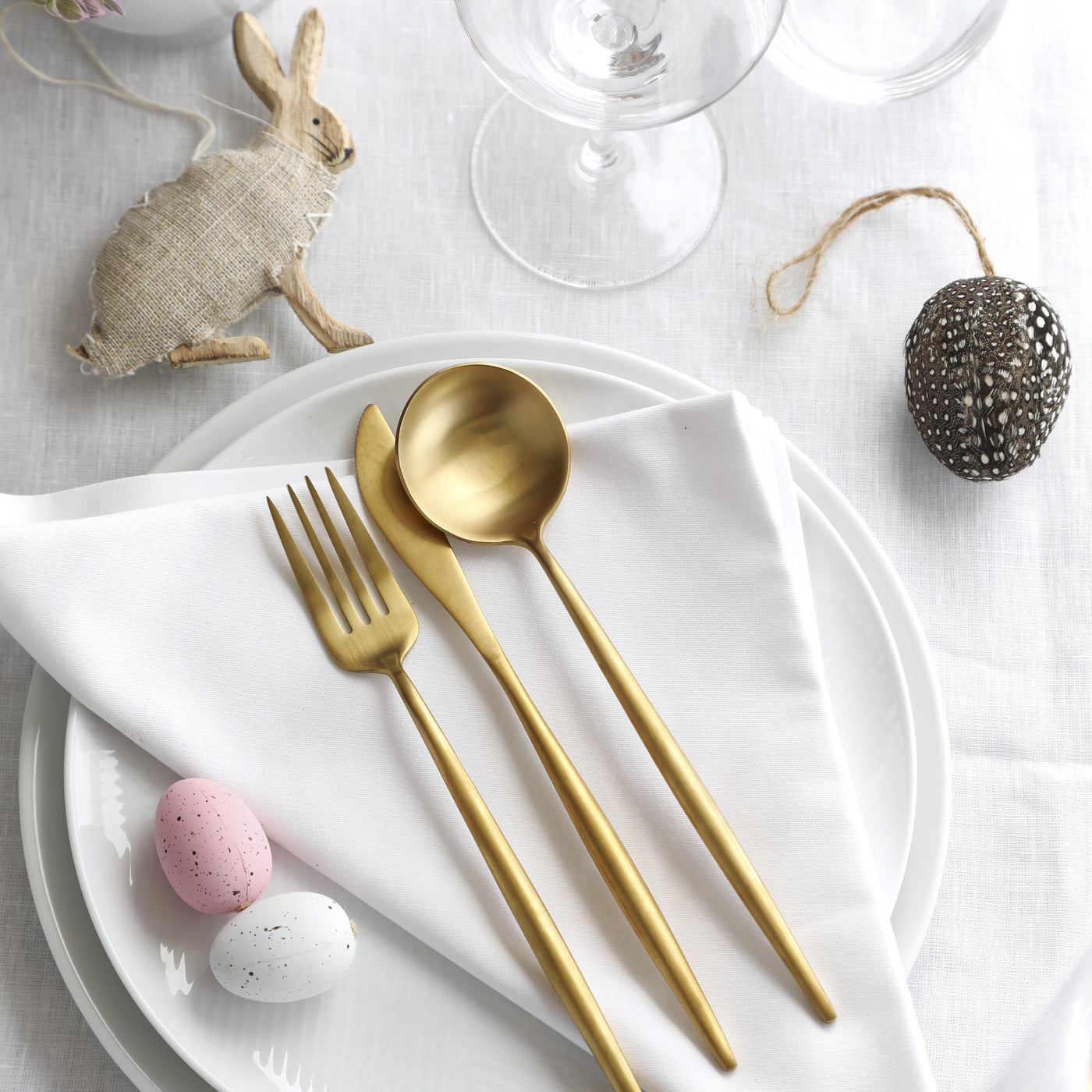 Montecarlo White Cotton Sateen Plain Table Linen Collection