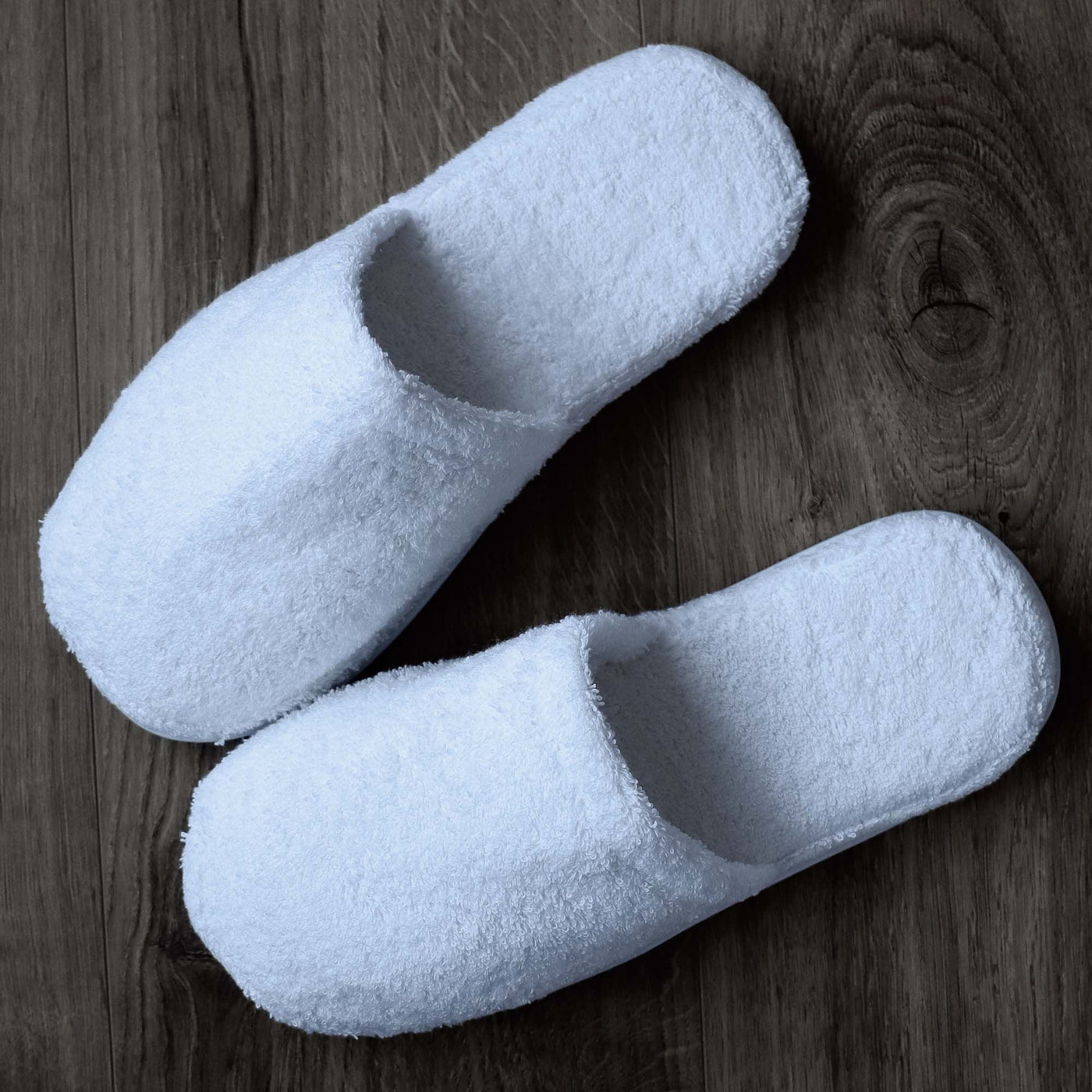 Maine Towelling Closed Toe Slippers White