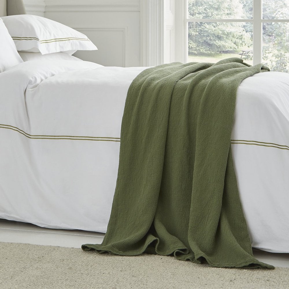 Hampton Cotton Matelasse Throw - Green