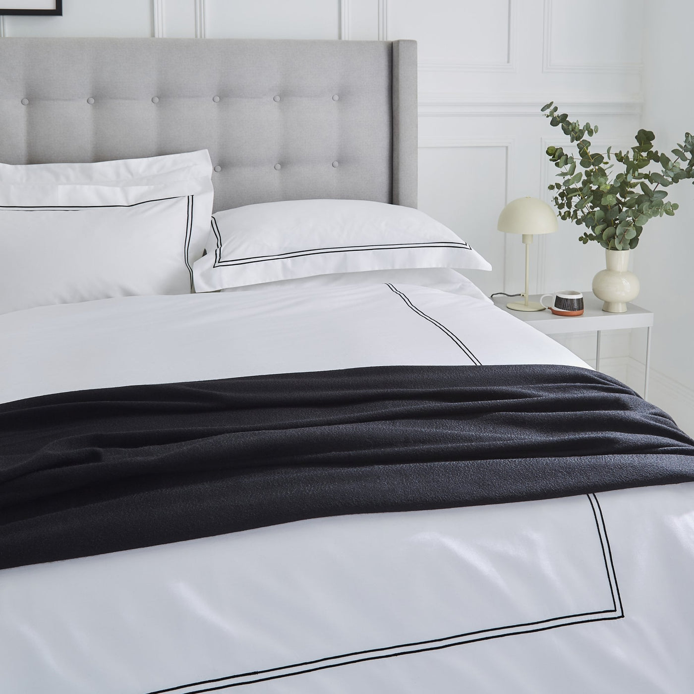 Lexington 300TC Sateen Black Two Line Duvet Cover