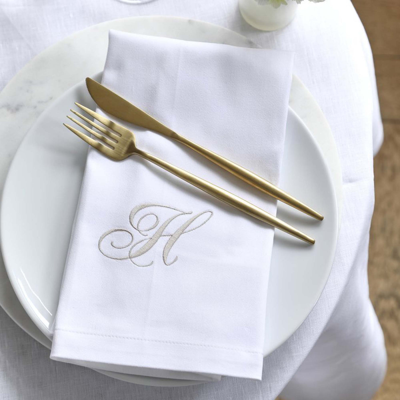 Montecarlo Monogrammed White Cotton Sateen Napkins with One Initial